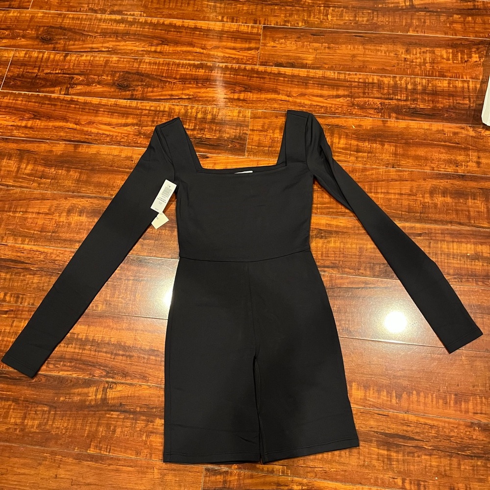 Aritzia Babaton Square-neck Romper